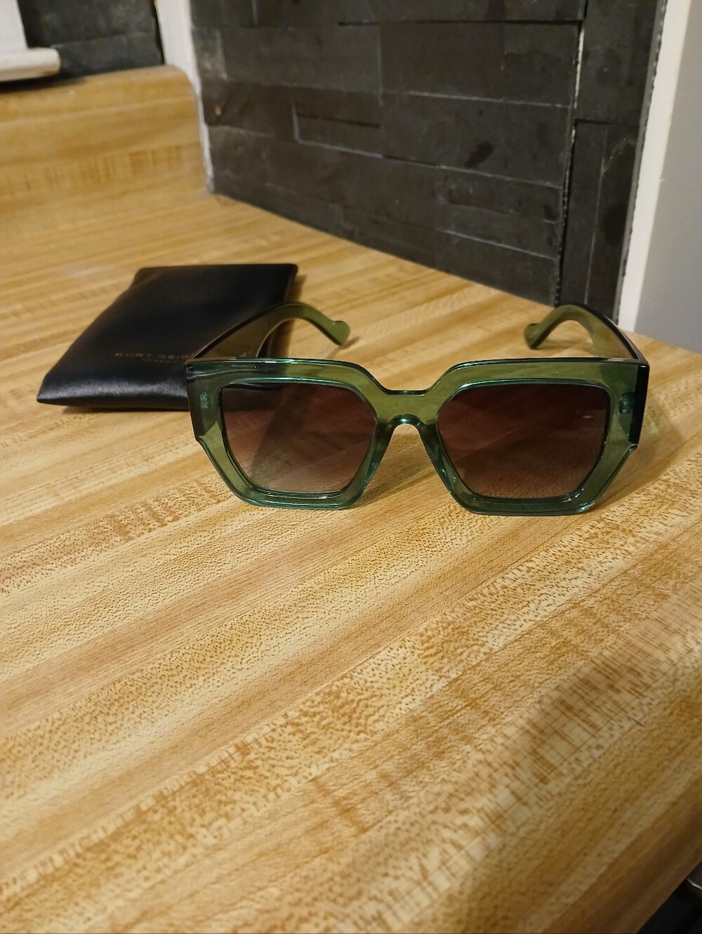 Kurt Geiger NWT Green Sunglasses W/Soft Case